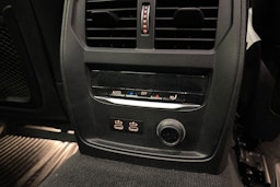 valkoinen BMW 330 2020 kuva 15.