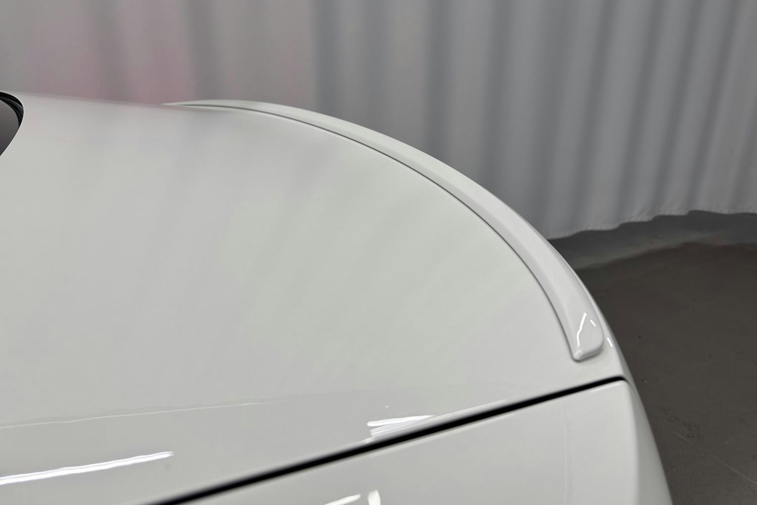 valkoinen BMW 330 2020 kuva 17.