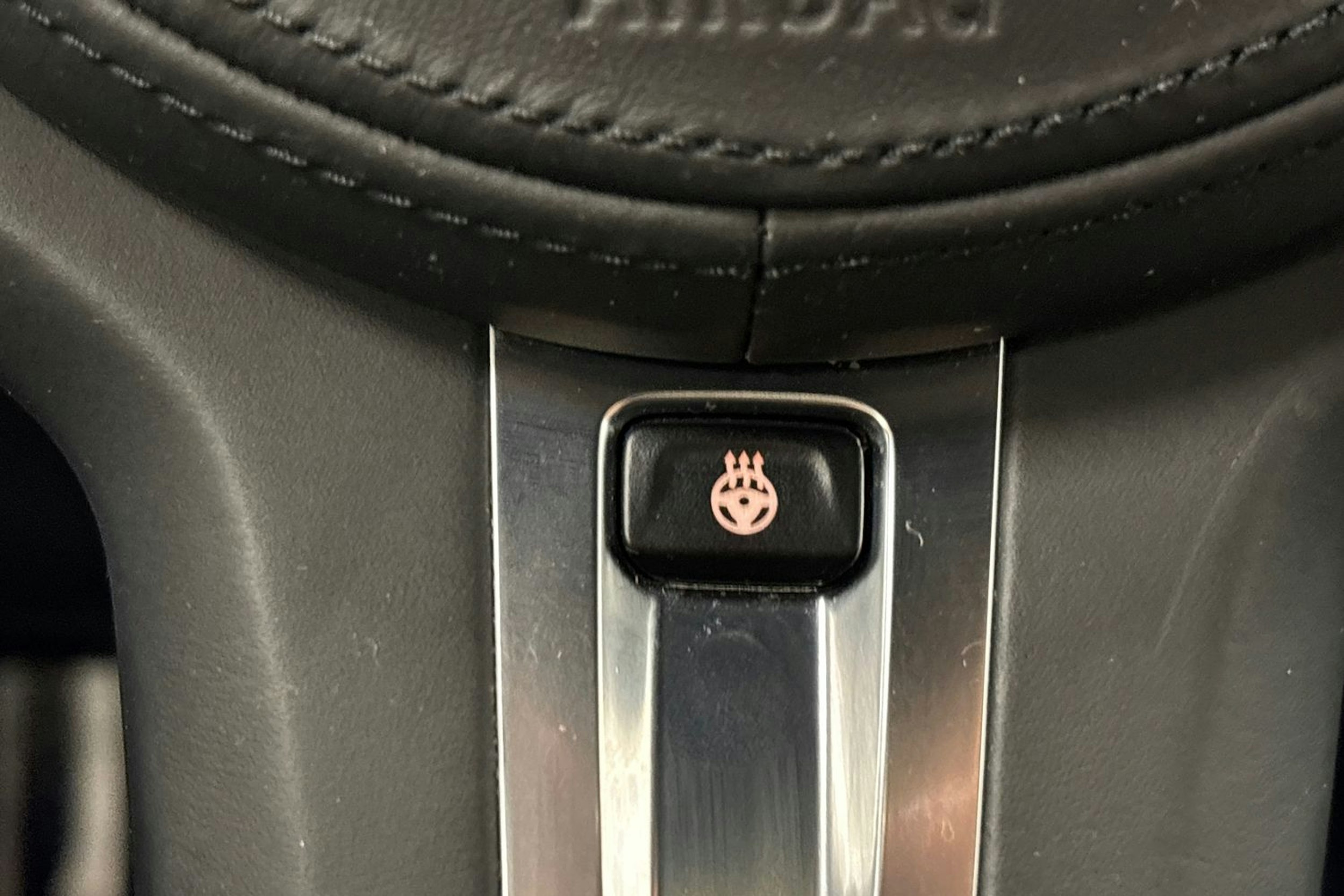 valkoinen BMW 330 2020 kuva 23.