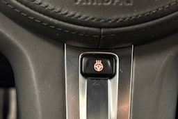 valkoinen BMW 330 2020 kuva 23.