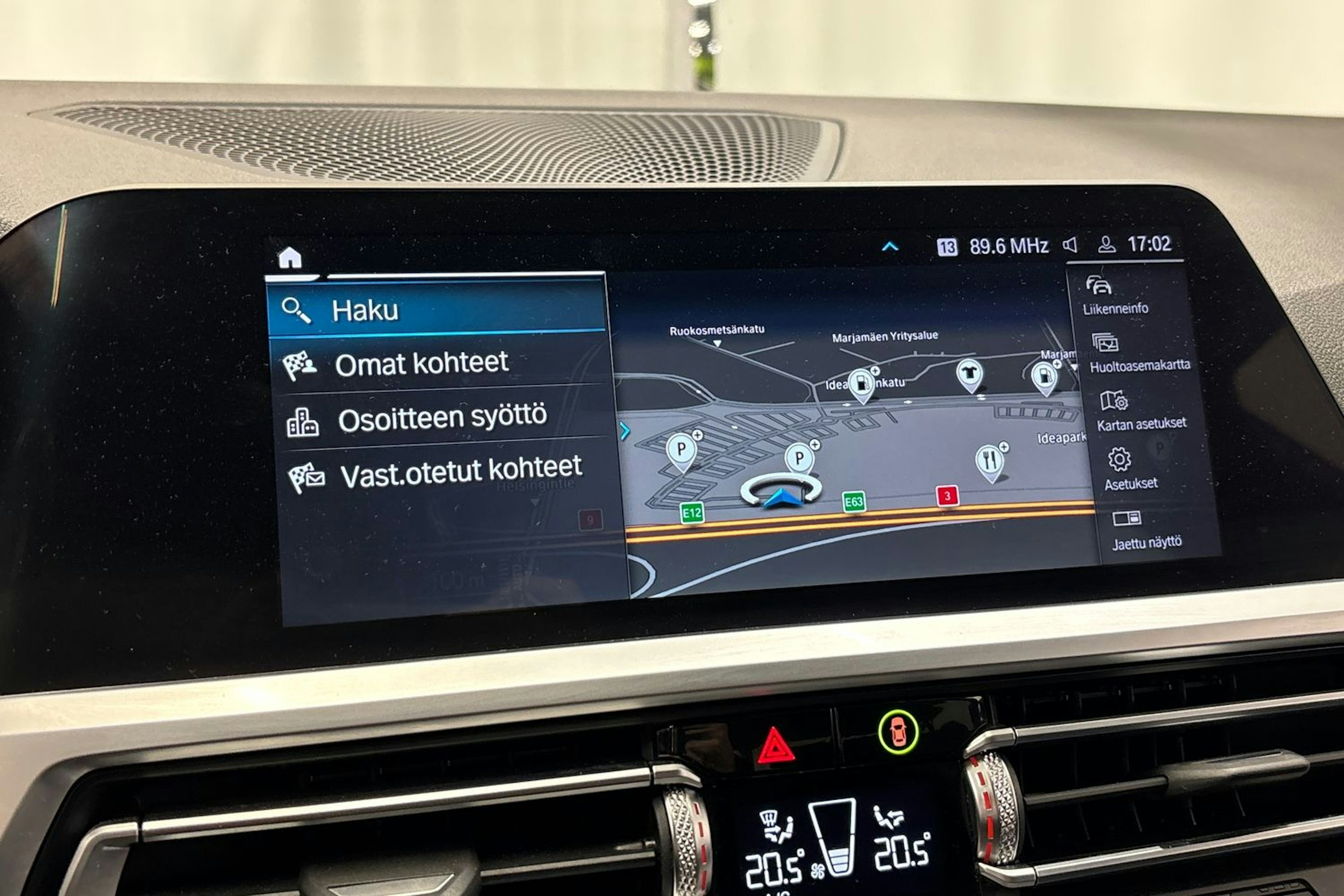 valkoinen BMW 330 2020 kuva 25.