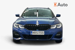 sininen BMW 330 2020 kuva 4.