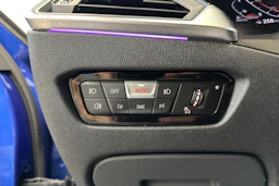 sininen BMW 330 2020 kuva 17.