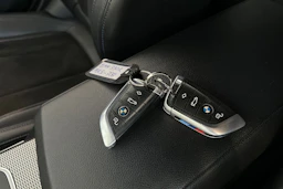 sininen BMW 330 2020 kuva 32.