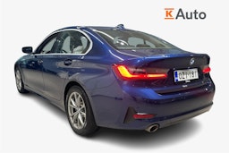 Sininen BMW 330 2020 kuva 2.
