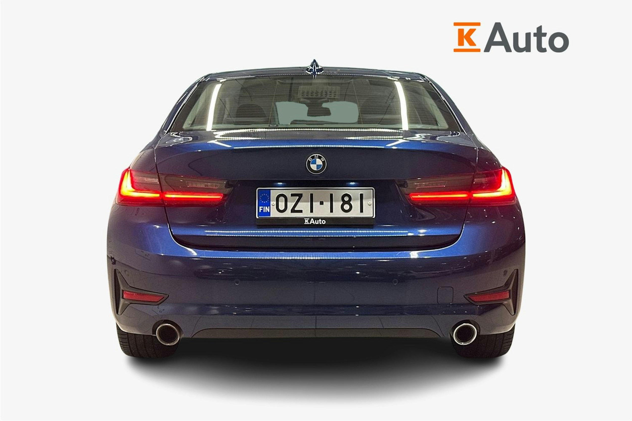 Sininen BMW 330 2020 kuva 3.