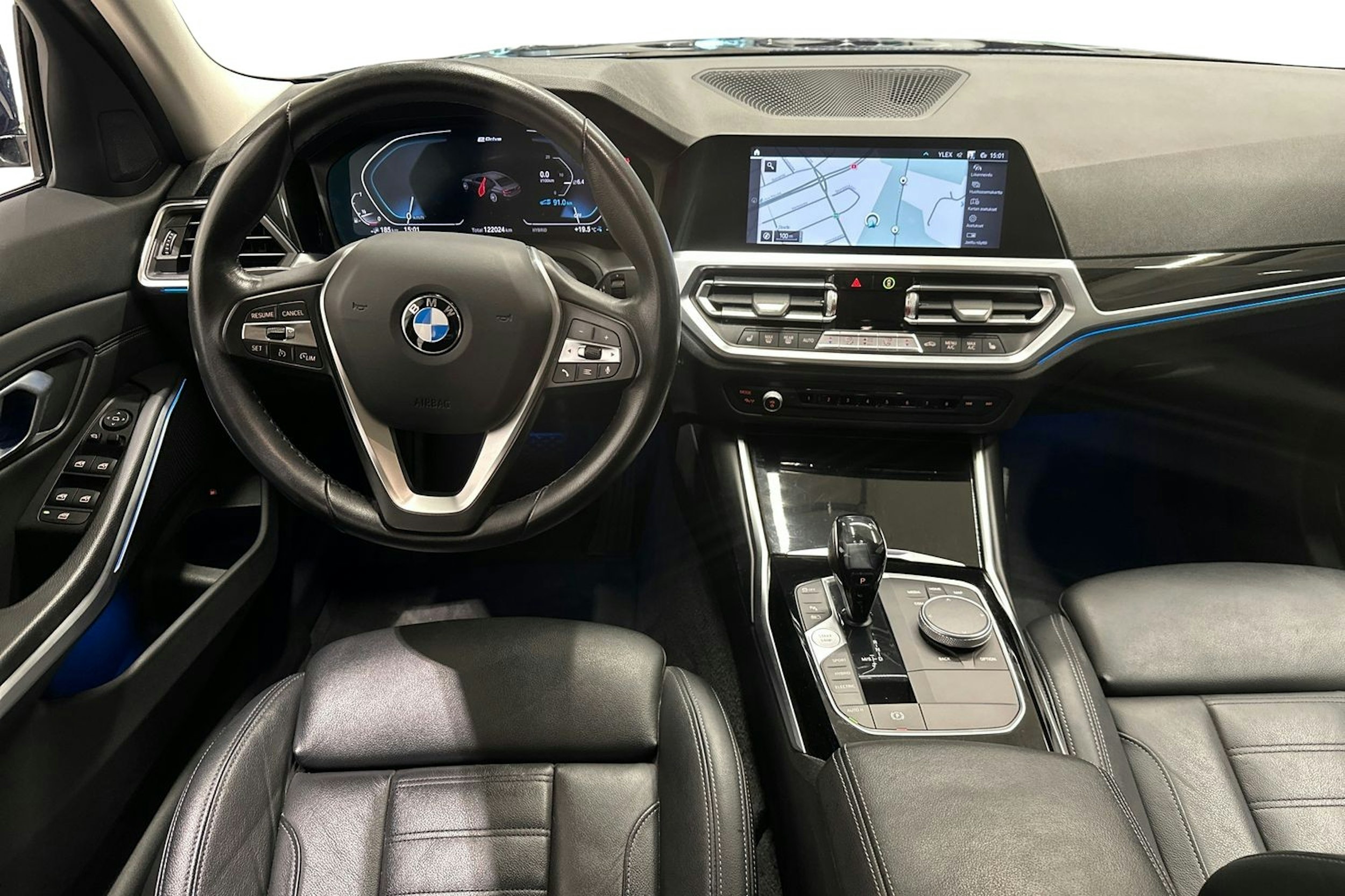 Sininen BMW 330 2020 kuva 9.