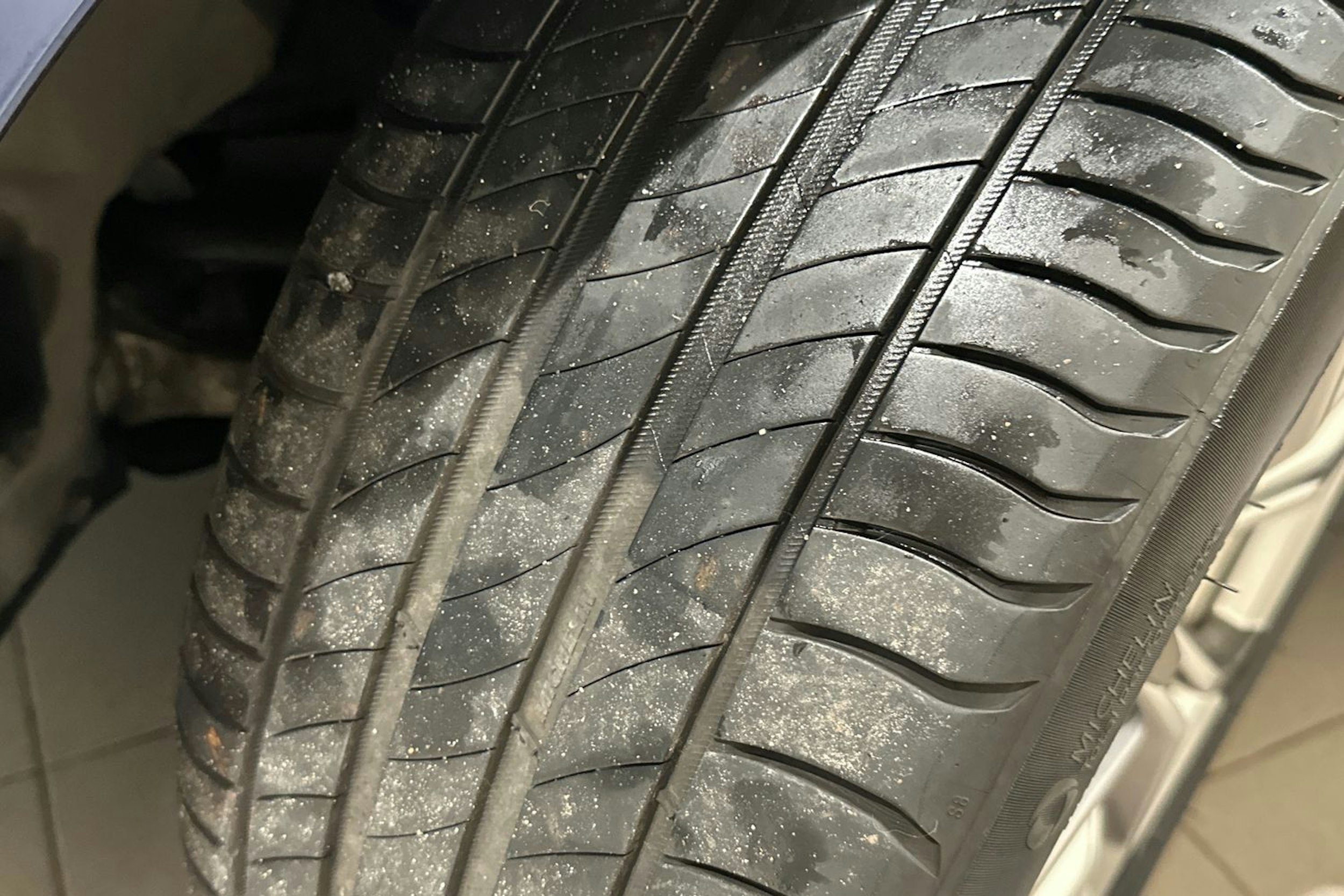 Sininen BMW 330 2020 kuva 13.