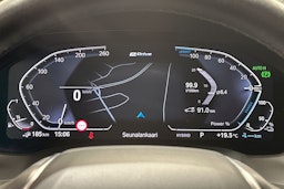 Sininen BMW 330 2020 kuva 21.
