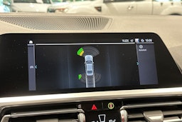 Sininen BMW 330 2020 kuva 23.