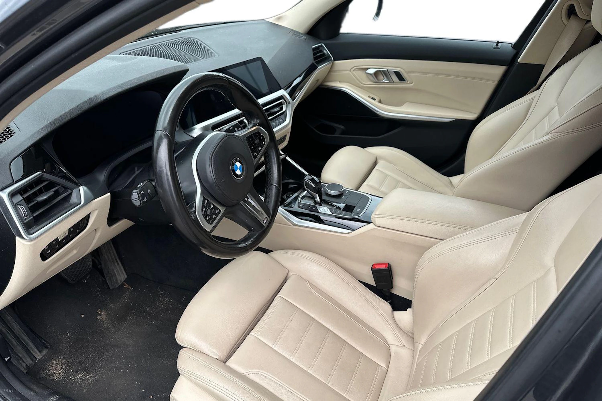 harmaa BMW 330 2020 kuva 3.