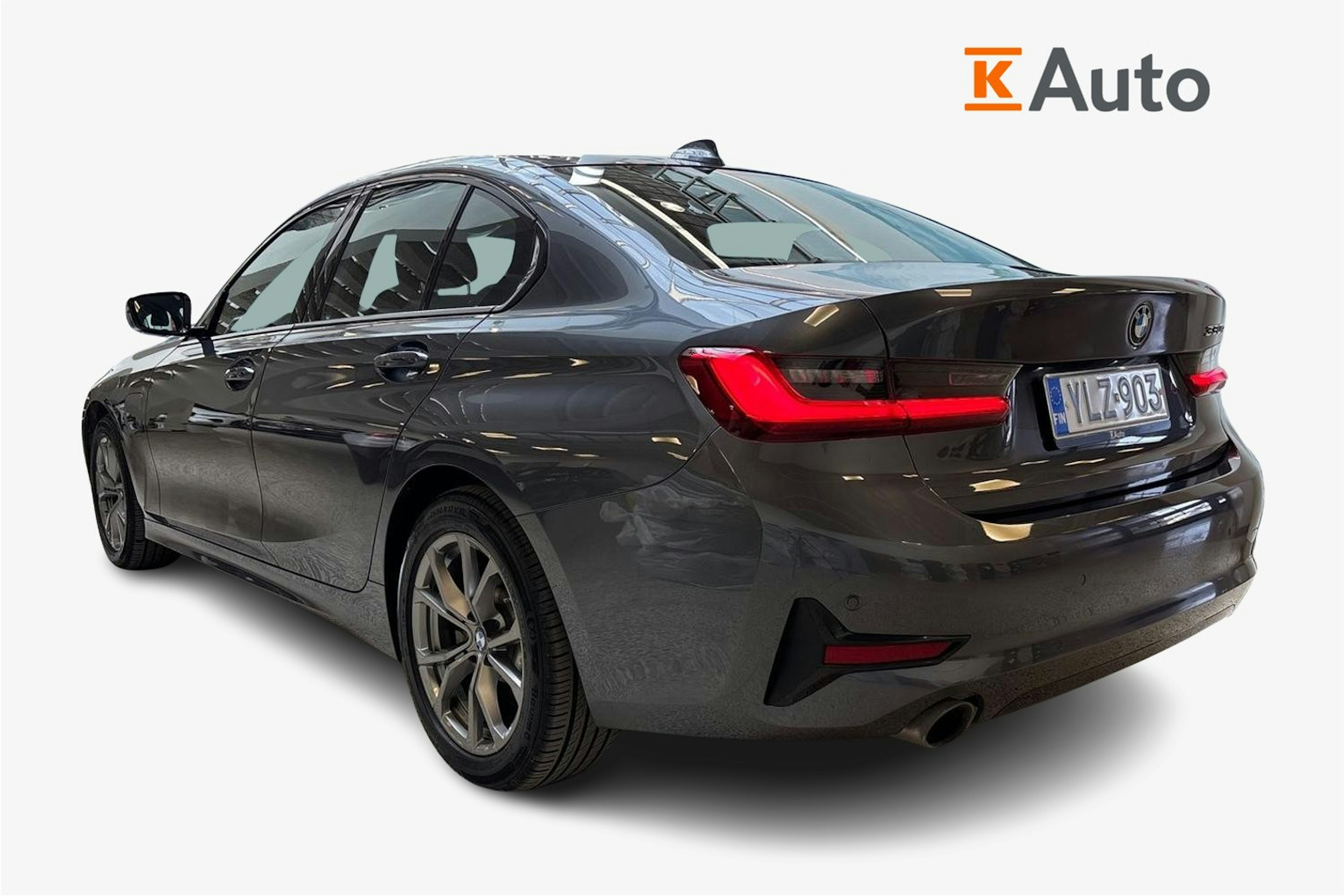 harmaa BMW 330 2020 kuva 2.