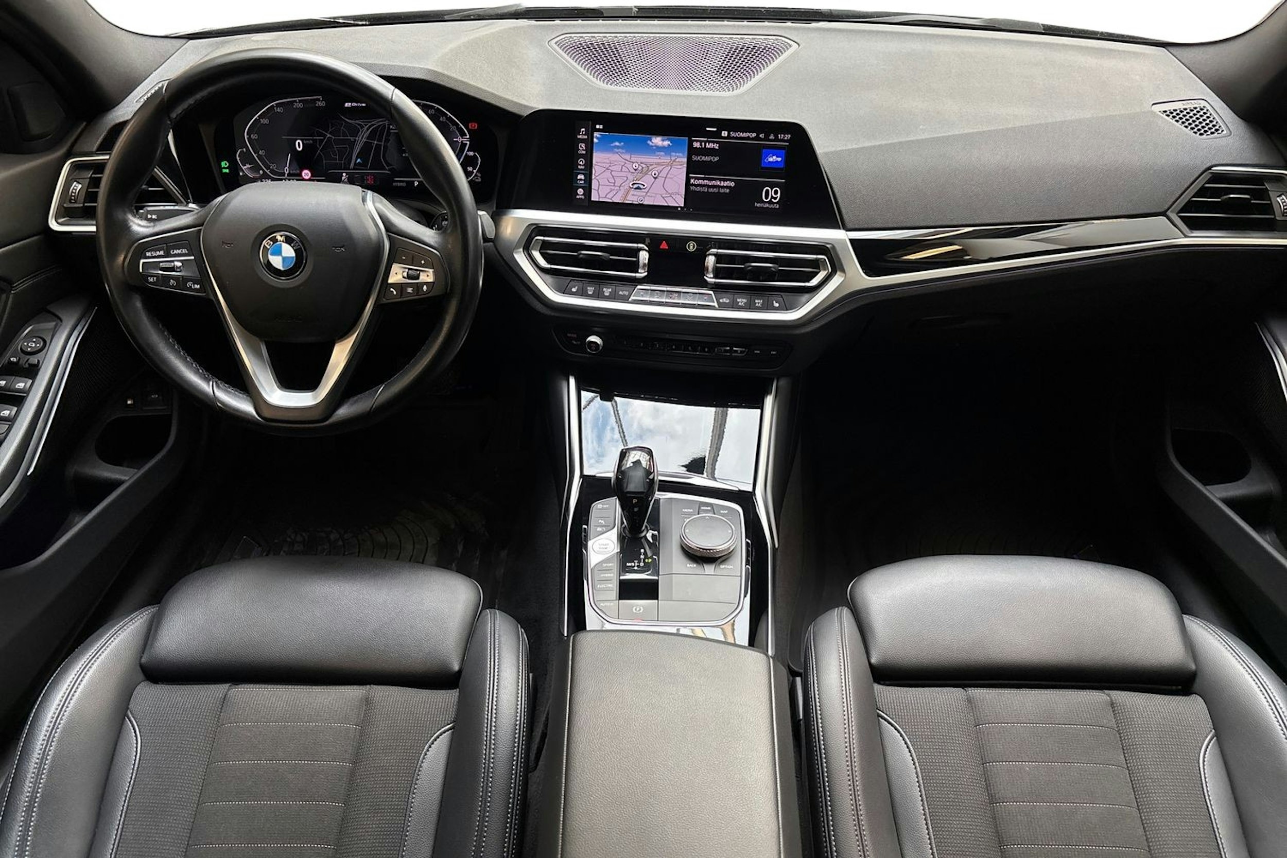 harmaa BMW 330 2020 kuva 9.