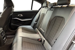 harmaa BMW 330 2020 kuva 10.