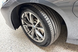 harmaa BMW 330 2020 kuva 13.