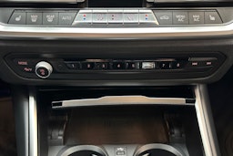 harmaa BMW 330 2020 kuva 28.
