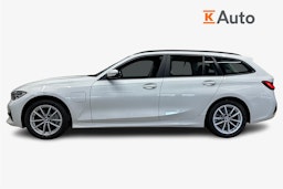 valkoinen BMW 330 2021 kuva 6.