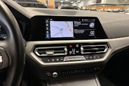 valkoinen BMW 330 2021 kuva 19.