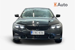 musta BMW 330 2021 kuva 5.