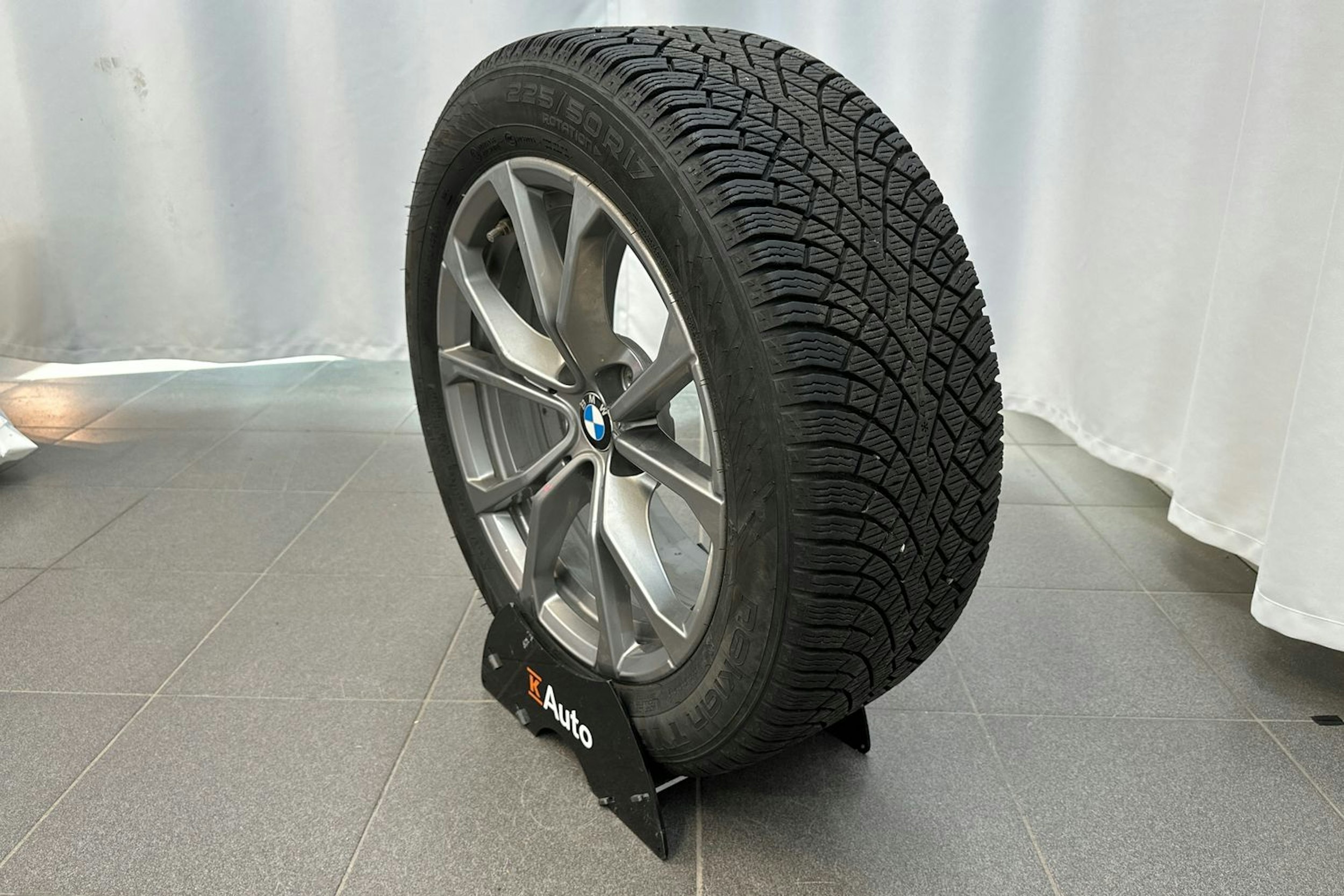 musta BMW 330 2021 kuva 36.