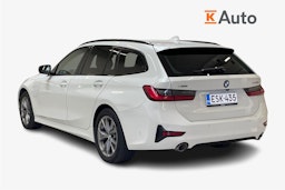 valkoinen BMW 330 2021 kuva 2.