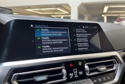 valkoinen BMW 330 2021 kuva 25.