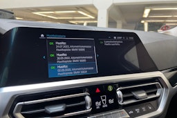 valkoinen BMW 330 2021 kuva 26.