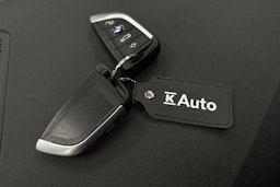 valkoinen BMW 330 2021 kuva 37.