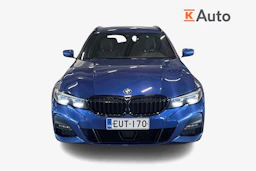 sininen BMW 330 2021 kuva 4.