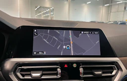 sininen BMW 330 2021 kuva 18.