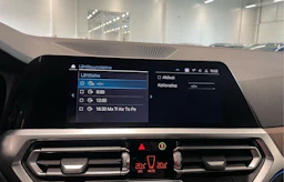 sininen BMW 330 2021 kuva 21.