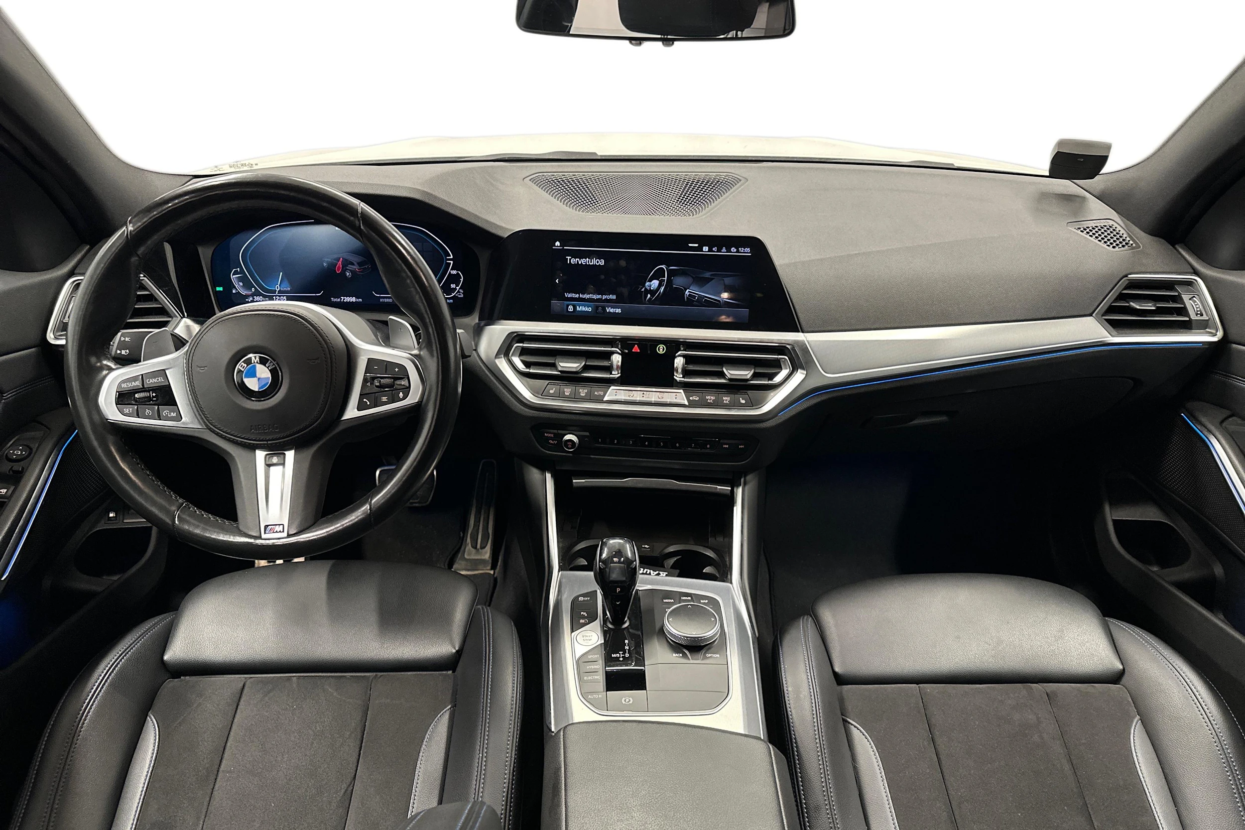 valkoinen BMW 330 2021 kuva 7.