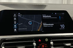 valkoinen BMW 330 2021 kuva 16.