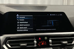 valkoinen BMW 330 2021 kuva 18.