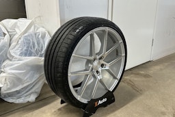 valkoinen BMW 330 2021 kuva 13.