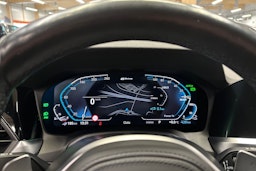 valkoinen BMW 330 2021 kuva 23.