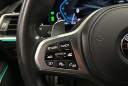 valkoinen BMW 330 2021 kuva 24.