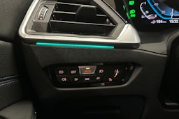 valkoinen BMW 330 2021 kuva 27.