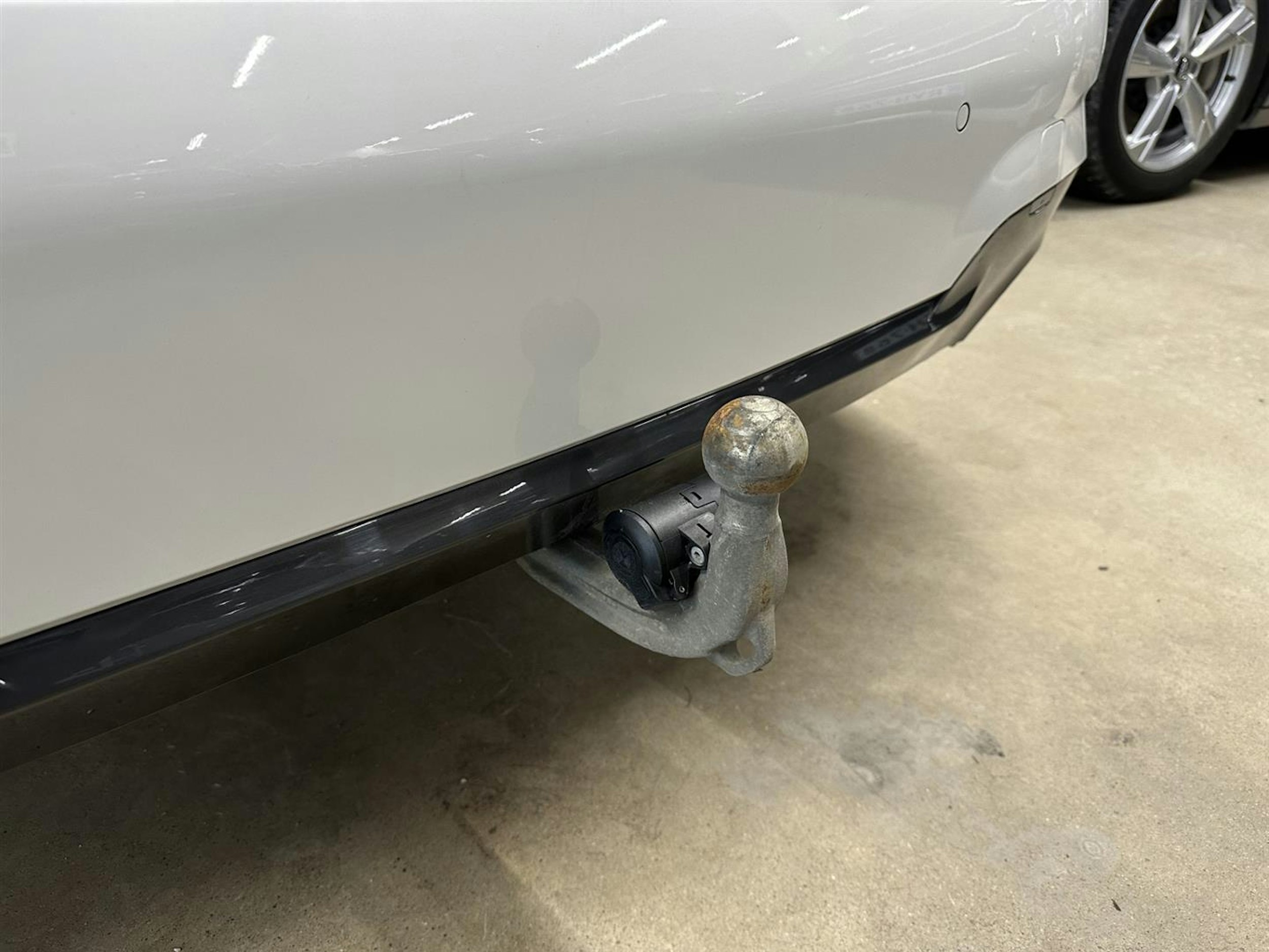 valkoinen BMW 330 2021 kuva 32.