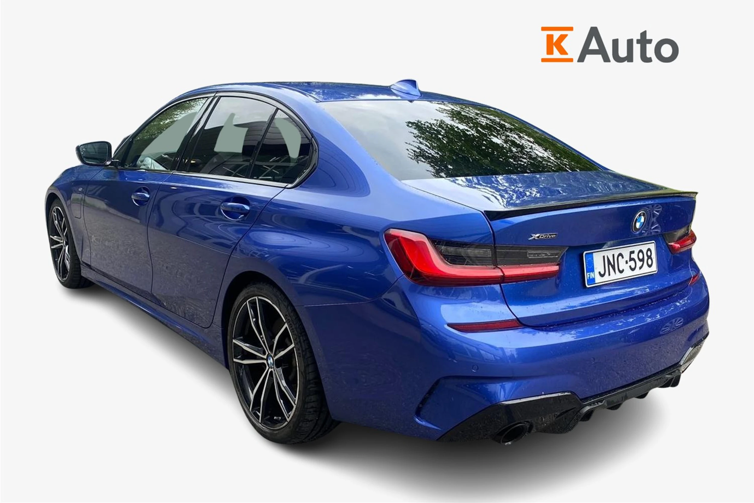 Sininen BMW 330 2021 kuva 2.