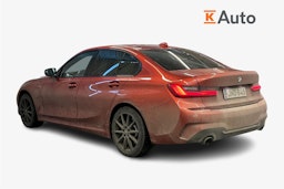 oranssi BMW 330 2021 kuva 2.