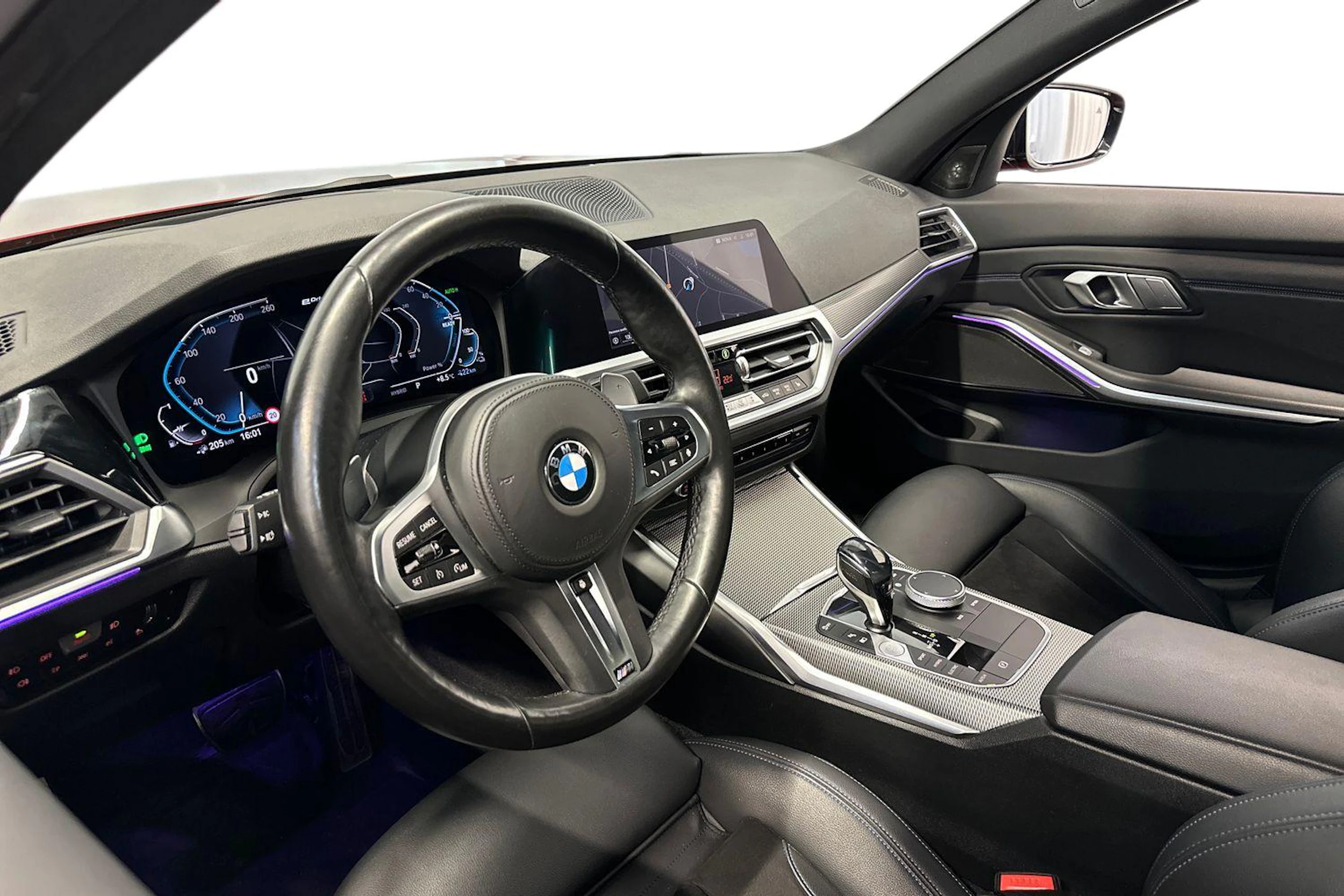 oranssi BMW 330 2021 kuva 6.