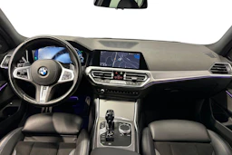 oranssi BMW 330 2021 kuva 8.