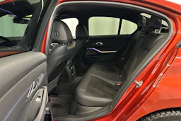 oranssi BMW 330 2021 kuva 10.