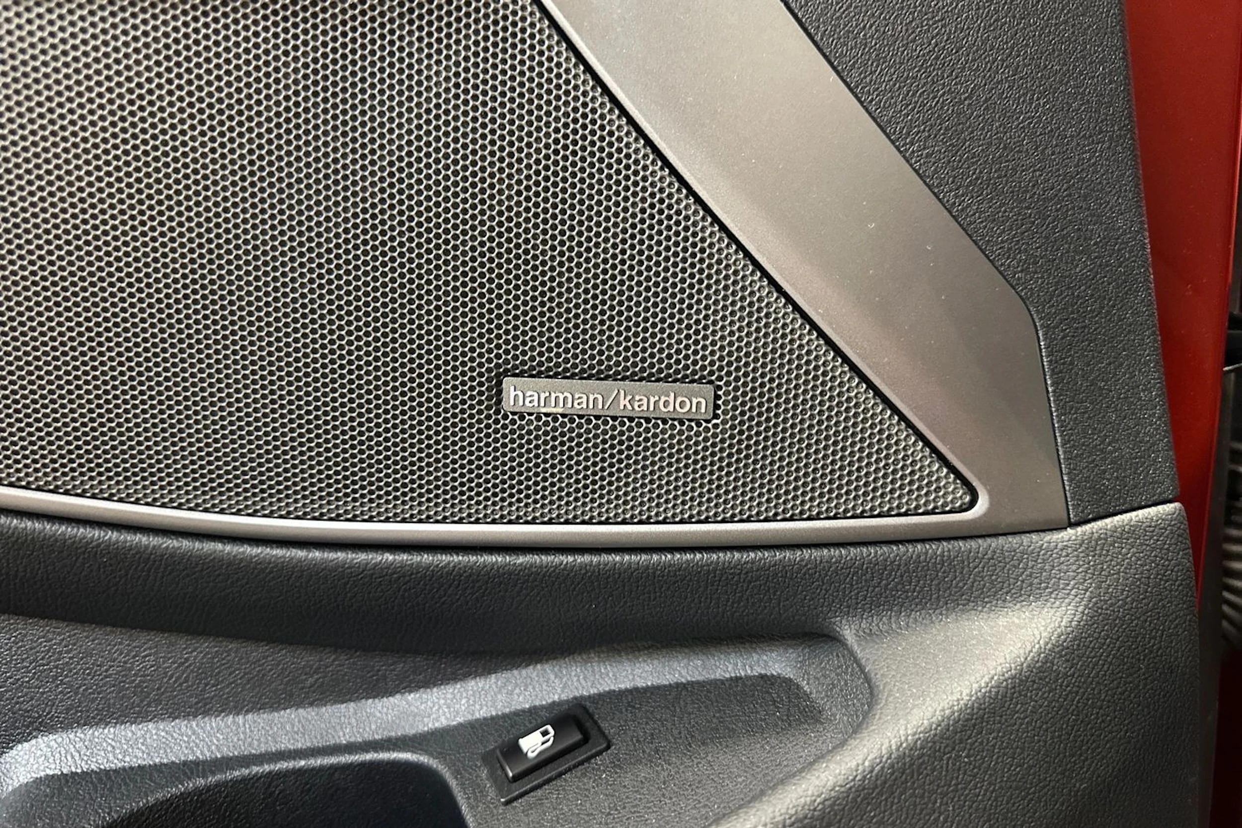 oranssi BMW 330 2021 kuva 15.