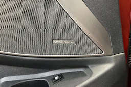 oranssi BMW 330 2021 kuva 15.