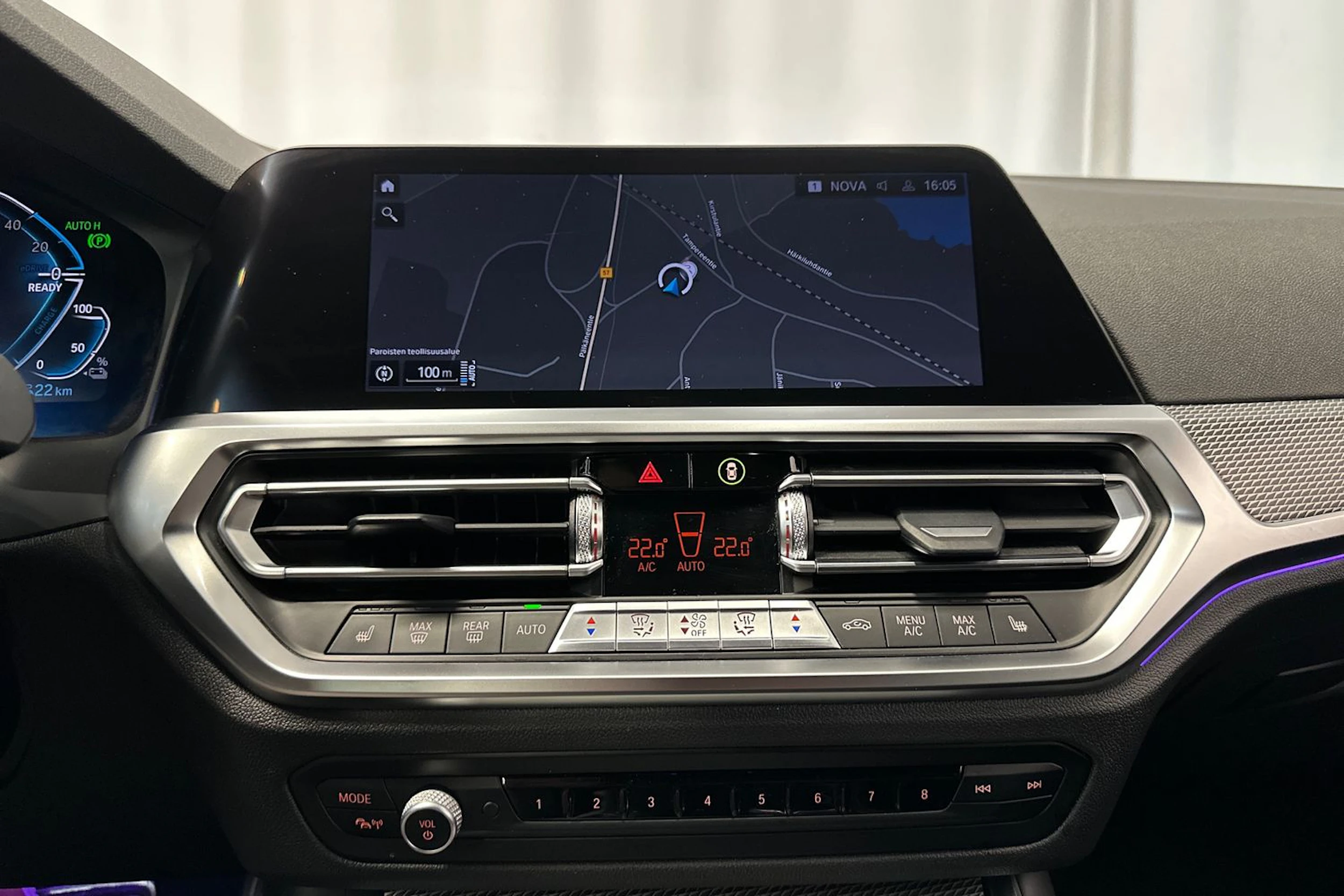 oranssi BMW 330 2021 kuva 20.