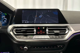 oranssi BMW 330 2021 kuva 20.