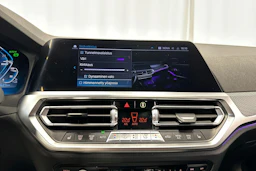 oranssi BMW 330 2021 kuva 23.