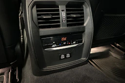 oranssi BMW 330 2021 kuva 26.